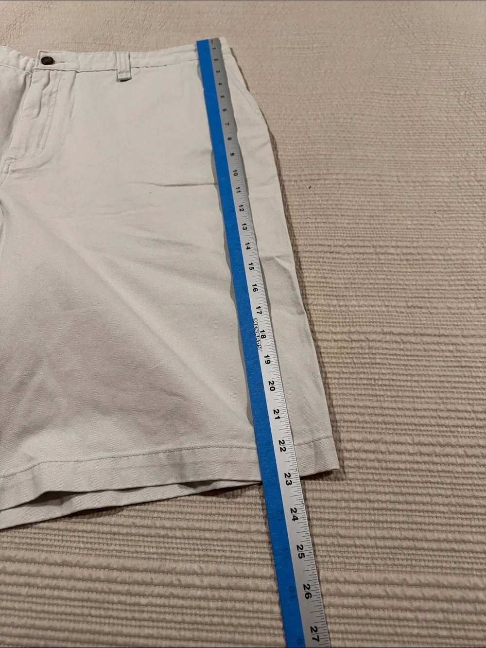 Perry Ellis Flat-Front Men's Shorts in Light Beige